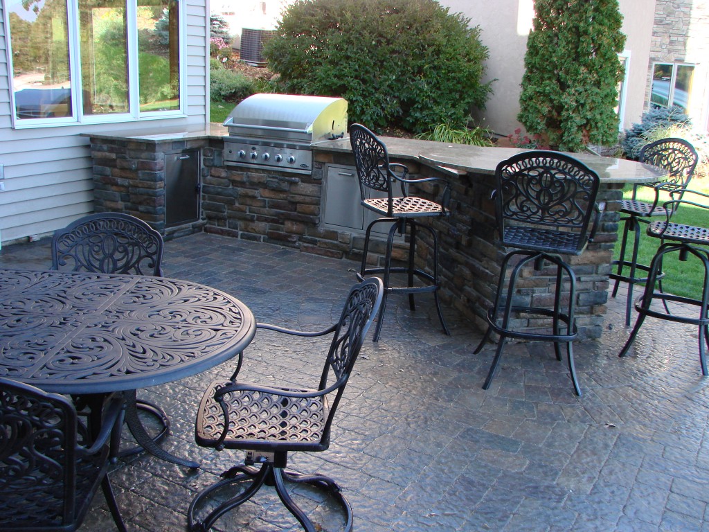 outdoor kitchen in minneapolis